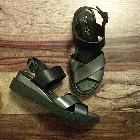 Mila Paoli Shoes - NWOT MILA PAOLI Italian sandals